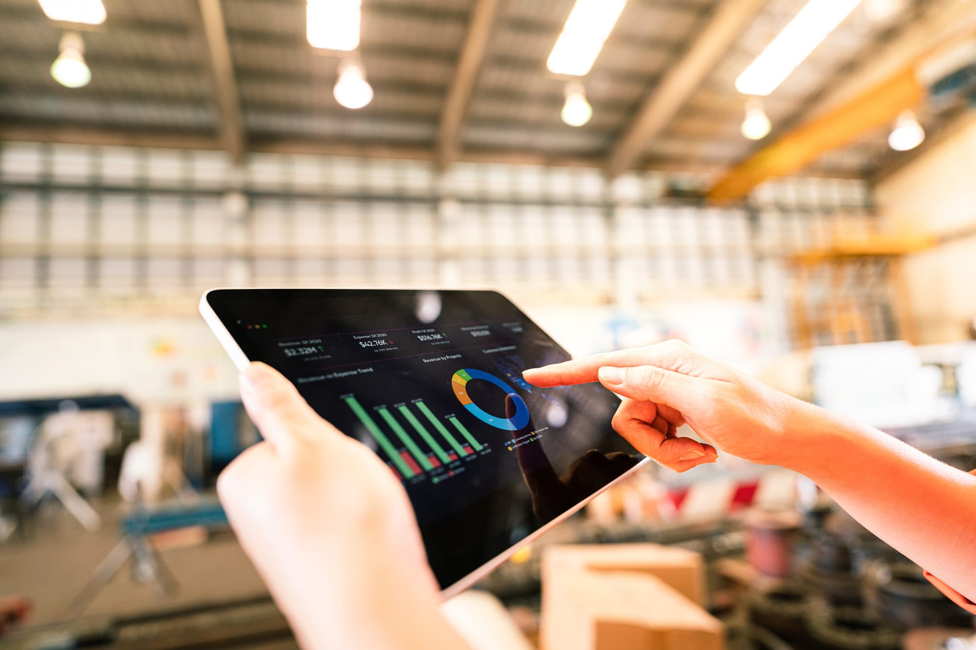 Tablet in hand for inventory management system with data analytics function